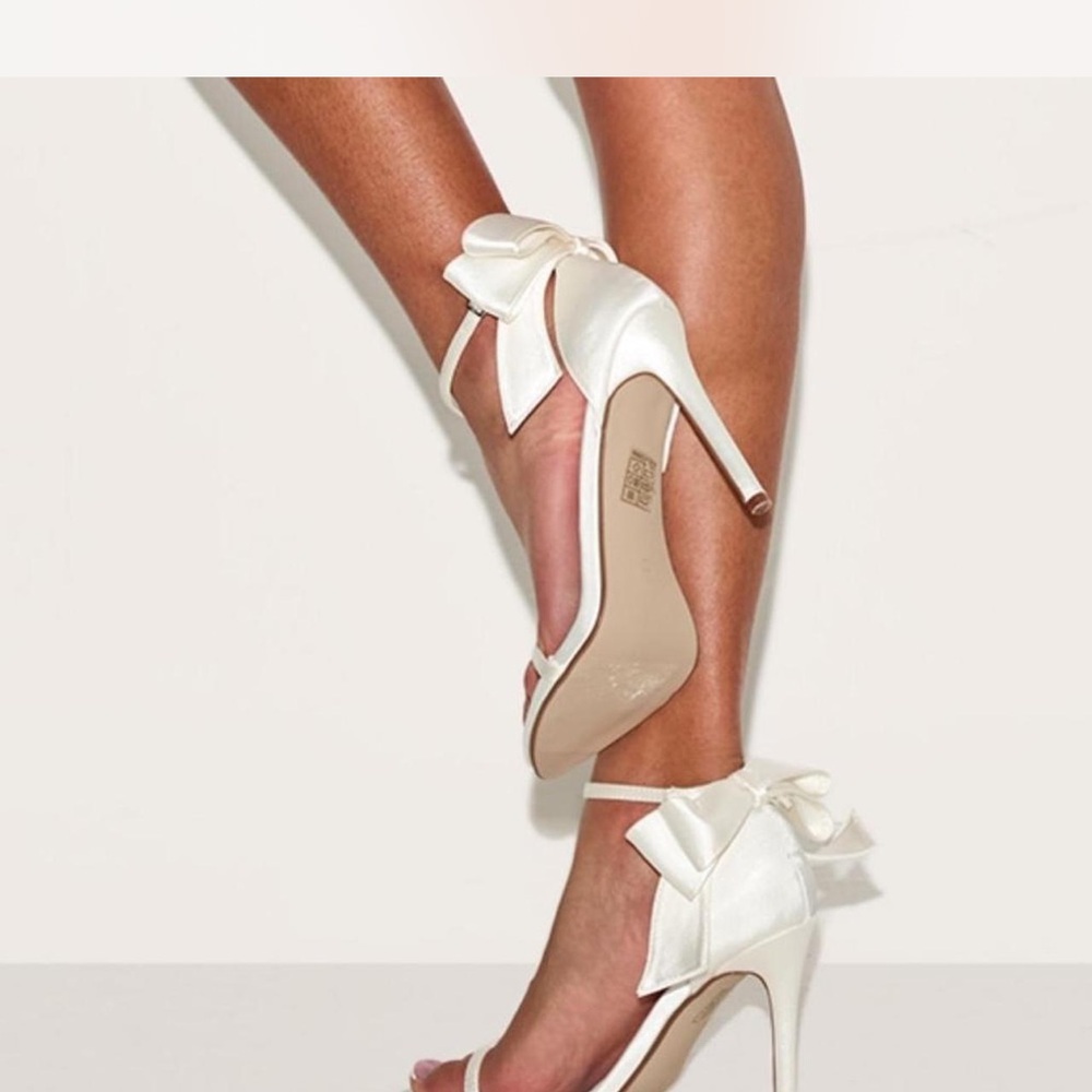PrettyLittleThing Cream Bow Heels